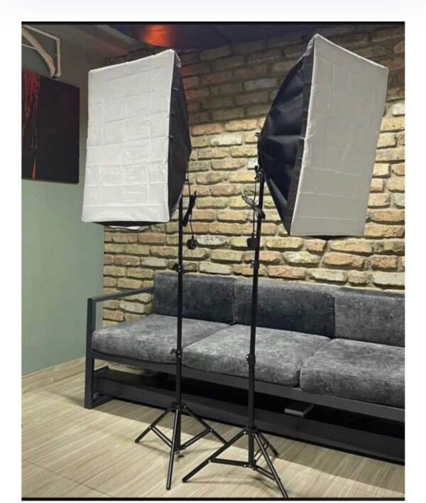 Soft box with tripod