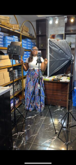 IMG-20250421-WA0012 Led 800, 5ft and softbox combo